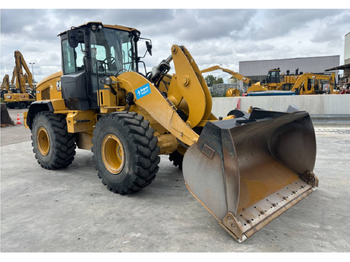 اللودر بعجل CATERPILLAR 930M