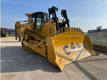 بلدوزر CATERPILLAR D8T