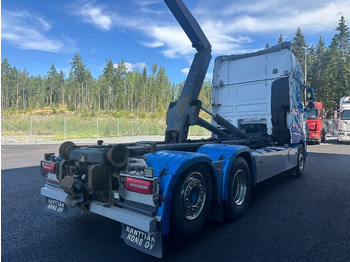 شاحنة ذات الخطاف DAF XF 530 6x2*4: صور 4