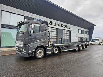شاحنة قطع الأشجار VOLVO FH16 750