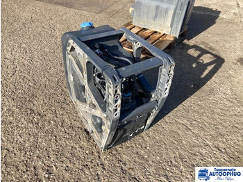 خزان AdBlue - شاحنة Volvo Adblue tank 21645367 – 23251720: صور 3