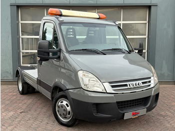 شاحنة جرار IVECO Daily