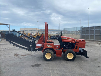 خندق‌کن Ditch-Witch RT45: صور 4