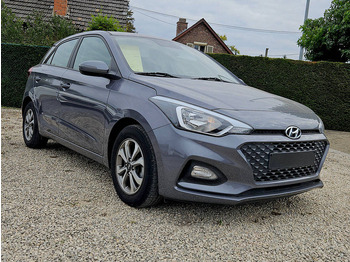 سيدان Hyundai i20 1.2: صور 5