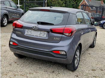 سيدان Hyundai i20 1.2: صور 4