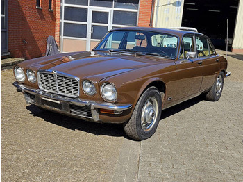سيدان JAGUAR