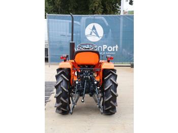 جرار Kubota B1502DT: صور 5