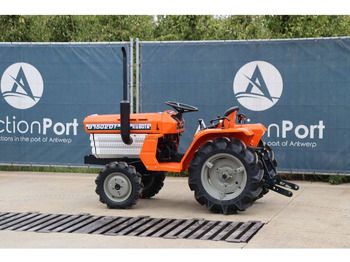 جرار Kubota B1502DT: صور 3
