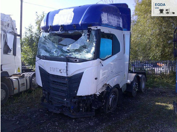شاحنة جرار IVECO S-WAY