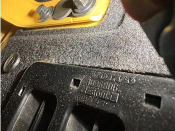 الكابينة والداخلية Volvo left side: صور 3