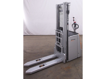 معدات تكديس STILL