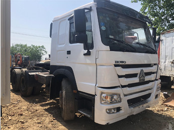 شاحنة جرار لنقل البضائع الحرة sinotruk sinotruk tractor: صور 1