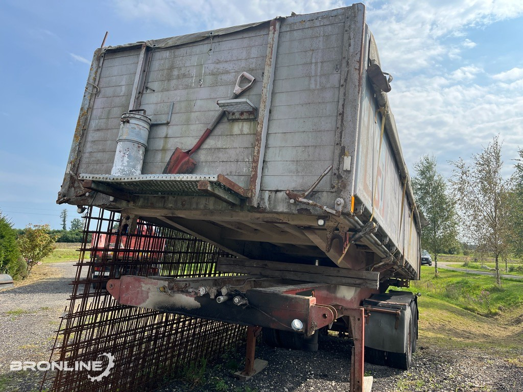 1988 LANGENDORF SK 18/26 Tipper - قلابة نصف مقطورة: صور 2 1988 LANGENDORF SK 18/26 Tipper - قلابة نصف مقطورة: صور 2