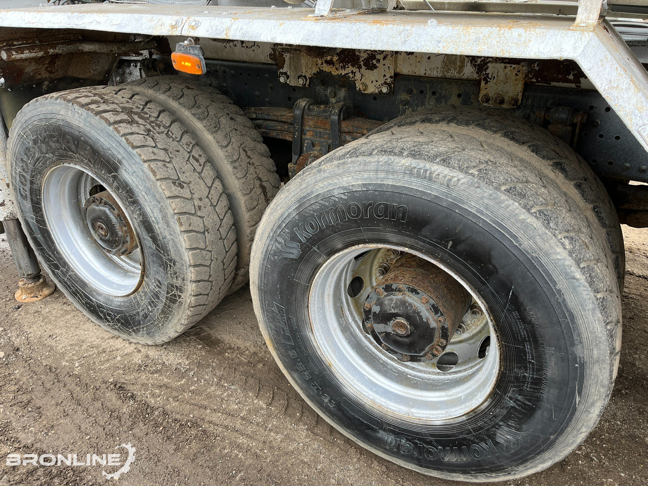 شاحنة خلاطة خرسانة 2004 MERCEDES-BENZ ACTROS 3241K 8X4/4 PUMI: صور 12