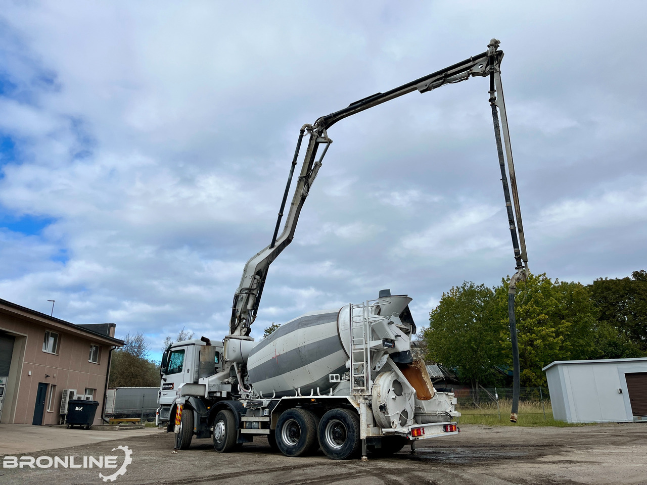 شاحنة خلاطة خرسانة 2004 MERCEDES-BENZ ACTROS 3241K 8X4/4 PUMI: صور 5