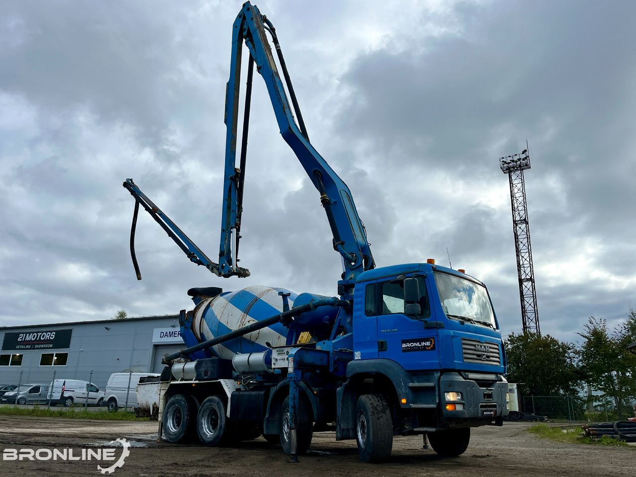2005 MAN TGA 35.410 8X4 PUMI - شاحنة خلاطة خرسانة: صور 3 2005 MAN TGA 35.410 8X4 PUMI - شاحنة خلاطة خرسانة: صور 3
