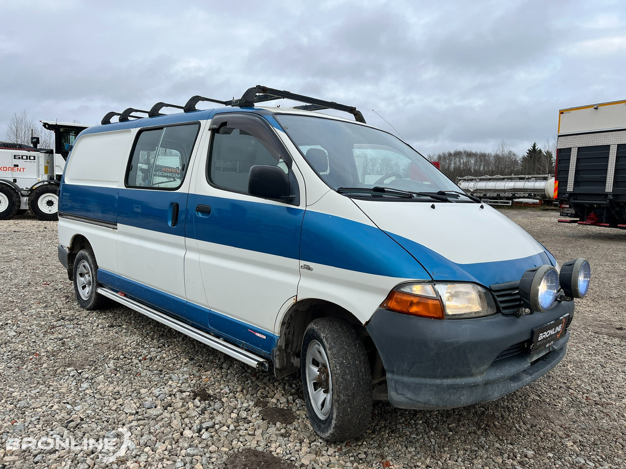 2005 Toyota HIACE 4WD D4D 2.5d 75kW - سيارة: صور 2 2005 Toyota HIACE 4WD D4D 2.5d 75kW - سيارة: صور 2