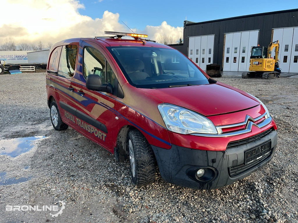 2015 Citroën Berlingo 1.6 84kw - سيارة: صور 2 2015 Citroën Berlingo 1.6 84kw - سيارة: صور 2