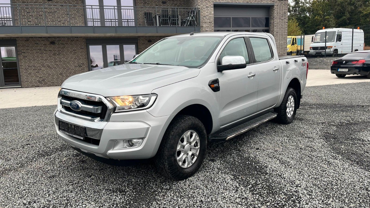 Ford Ranger XLT Doppelkabine 4x4 - سيارة دفع رباعي: صور 2 Ford Ranger XLT Doppelkabine 4x4 - سيارة دفع رباعي: صور 2