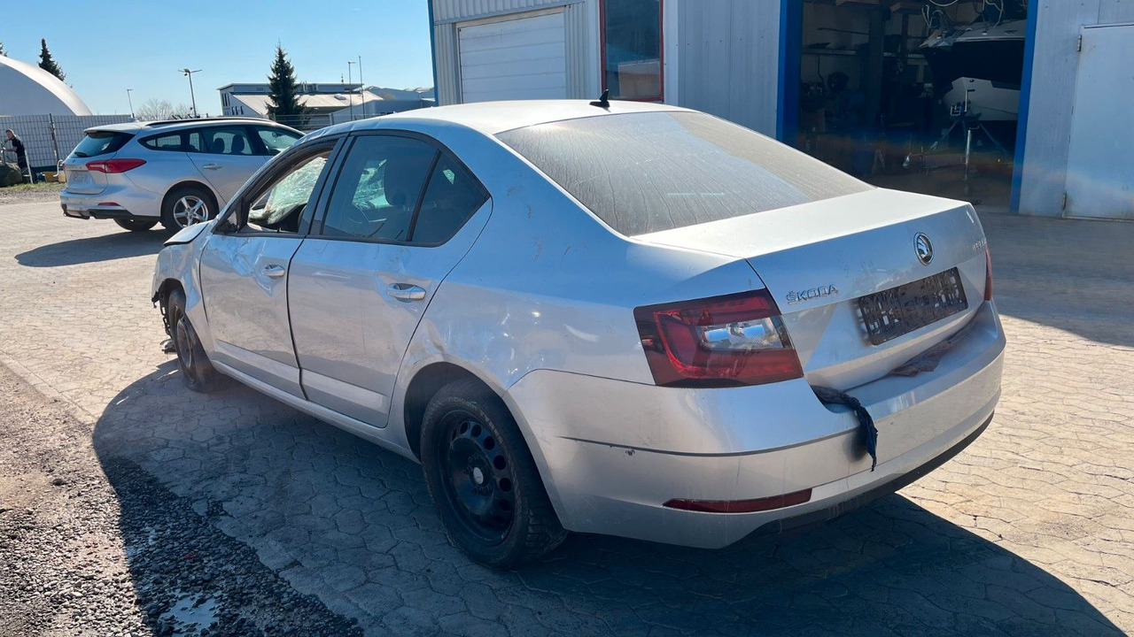 Skoda Octavia Lim. Ambition Unfall - سيارة: صور 5 Skoda Octavia Lim. Ambition Unfall - سيارة: صور 5