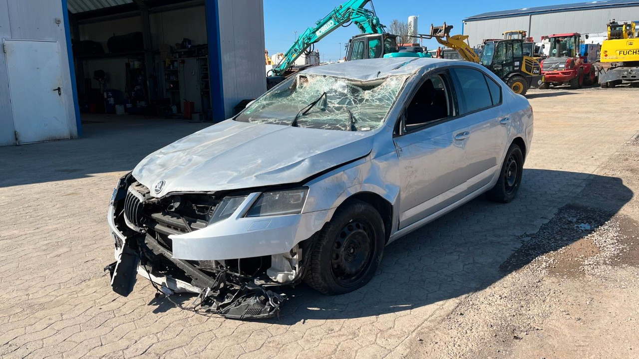 Skoda Octavia Lim. Ambition Unfall - سيارة: صور 2 Skoda Octavia Lim. Ambition Unfall - سيارة: صور 2