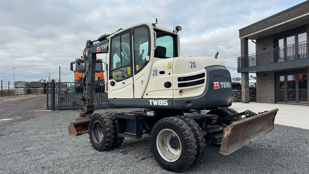 Terex TW85 Mobilbagger Verstellausleger - حفارة على عجلات: صور 5 Terex TW85 Mobilbagger Verstellausleger - حفارة على عجلات: صور 5