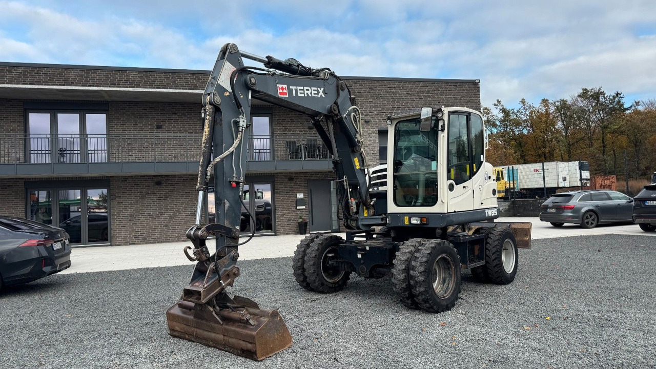 Terex TW85 Mobilbagger Verstellausleger - حفارة على عجلات: صور 2 Terex TW85 Mobilbagger Verstellausleger - حفارة على عجلات: صور 2
