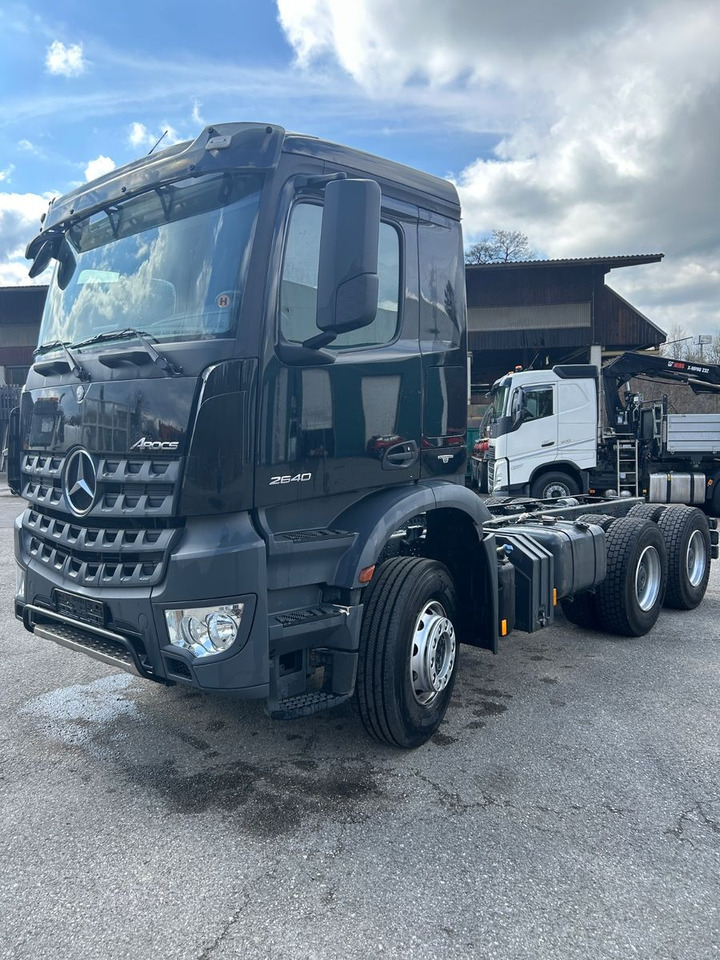 Mercedes-Benz Arocs 26.40 6x4 Kipperfahrgestell BB - الشاسيه شاحنة: صور 1 Mercedes-Benz Arocs 26.40 6x4 Kipperfahrgestell BB - الشاسيه شاحنة: صور 1