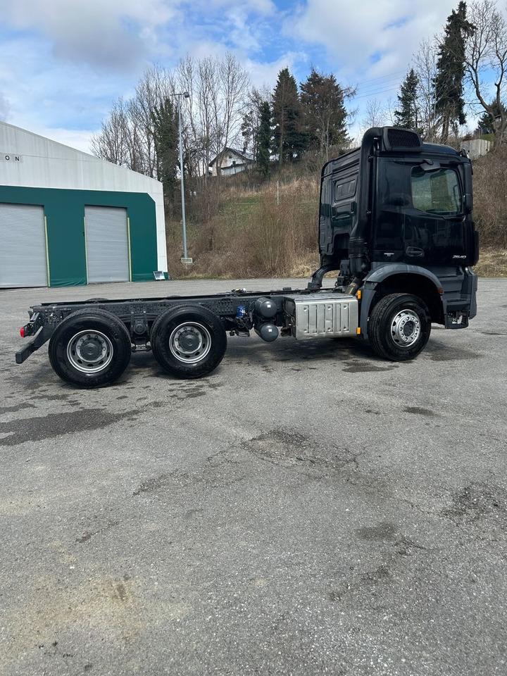 Mercedes-Benz Arocs 26.40 6x4 Kipperfahrgestell BB - الشاسيه شاحنة: صور 4 Mercedes-Benz Arocs 26.40 6x4 Kipperfahrgestell BB - الشاسيه شاحنة: صور 4