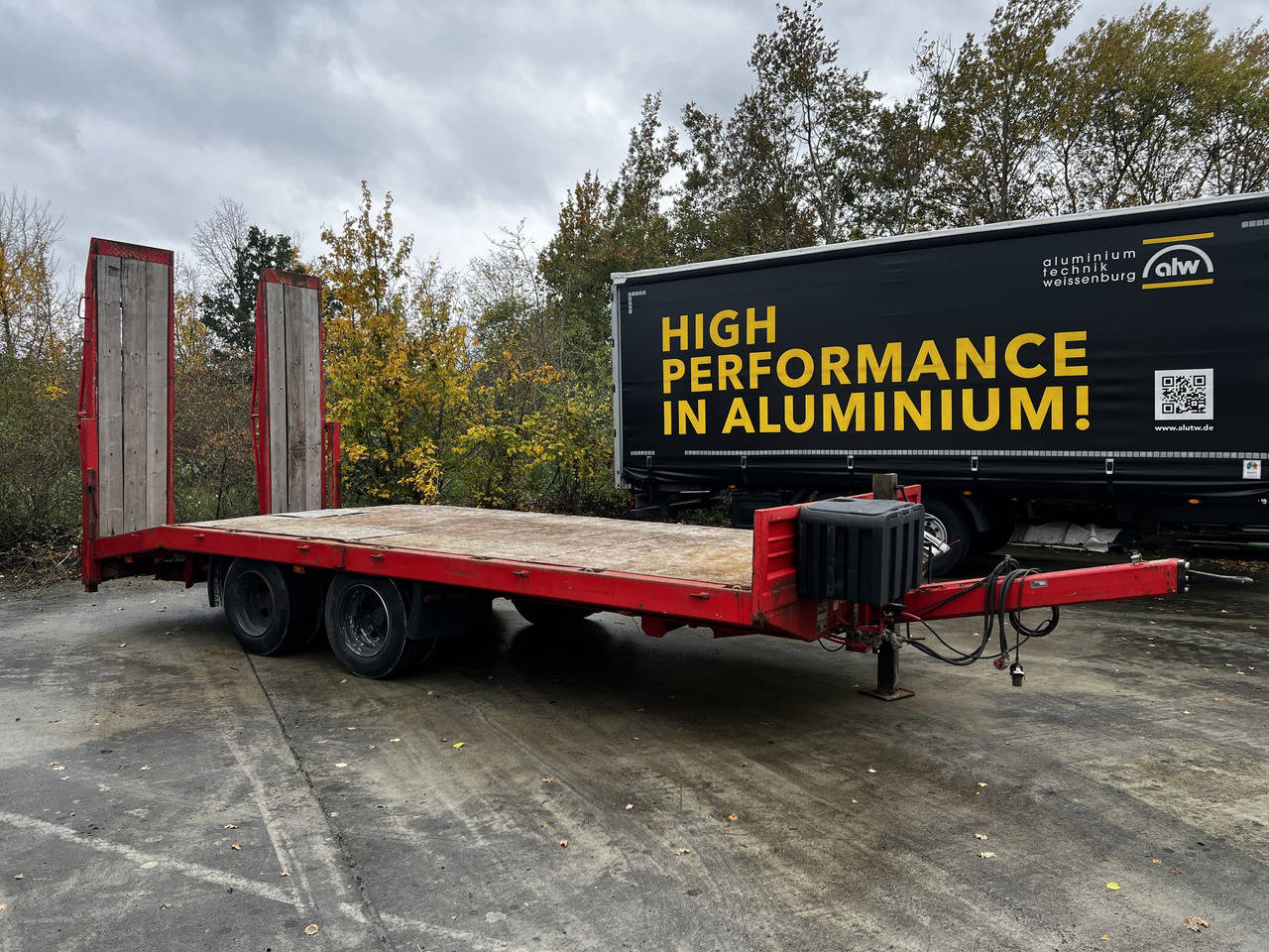 Blomenroehr 682/13800 13,8 t Tandemtieflader - عربة مسطحة منخفضة مقطورة: صور 1 Blomenroehr 682/13800 13,8 t Tandemtieflader - عربة مسطحة منخفضة مقطورة: صور 1