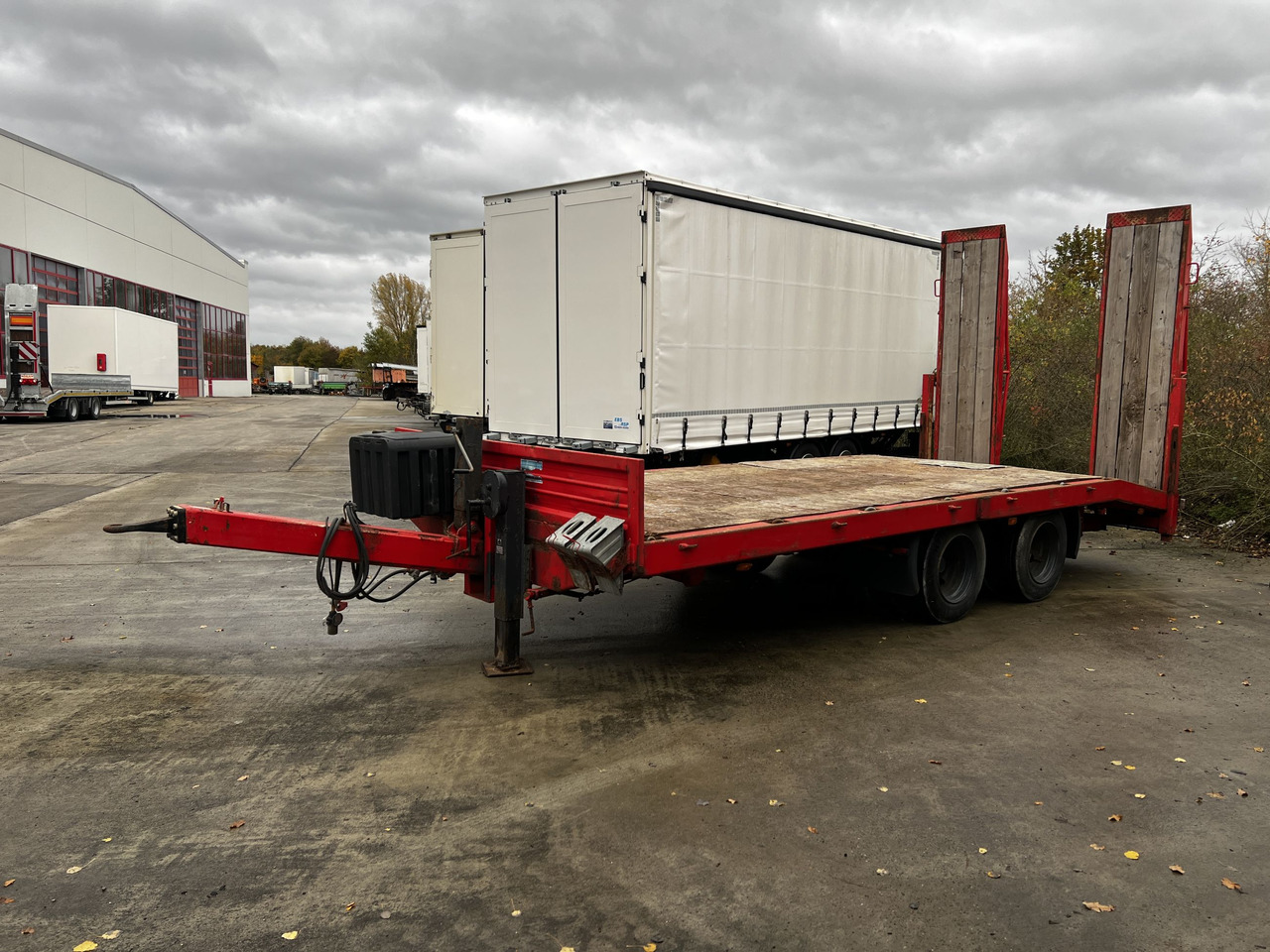 Blomenroehr 682/13800 13,8 t Tandemtieflader - عربة مسطحة منخفضة مقطورة: صور 3 Blomenroehr 682/13800 13,8 t Tandemtieflader - عربة مسطحة منخفضة مقطورة: صور 3