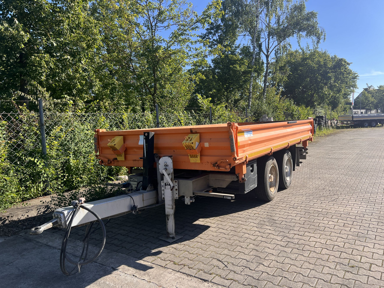 Blomenroehr 888/14000 14 t Tandemkipper- Tieflader - قلابة مقطورة: صور 5 Blomenroehr 888/14000 14 t Tandemkipper- Tieflader - قلابة مقطورة: صور 5