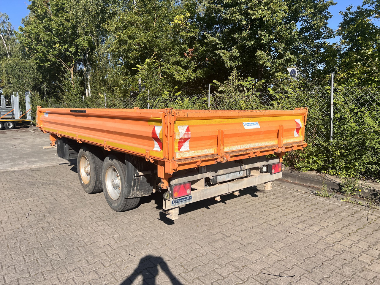 Blomenroehr 888/14000 14 t Tandemkipper- Tieflader - قلابة مقطورة: صور 2 Blomenroehr 888/14000 14 t Tandemkipper- Tieflader - قلابة مقطورة: صور 2