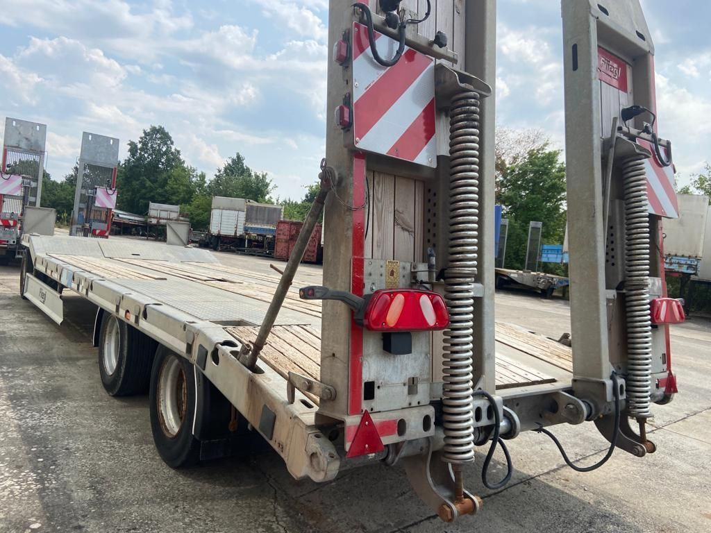 Fliegl 3 Achs Tiefladeranhänger - عربة مسطحة منخفضة مقطورة: صور 4 Fliegl 3 Achs Tiefladeranhänger - عربة مسطحة منخفضة مقطورة: صور 4
