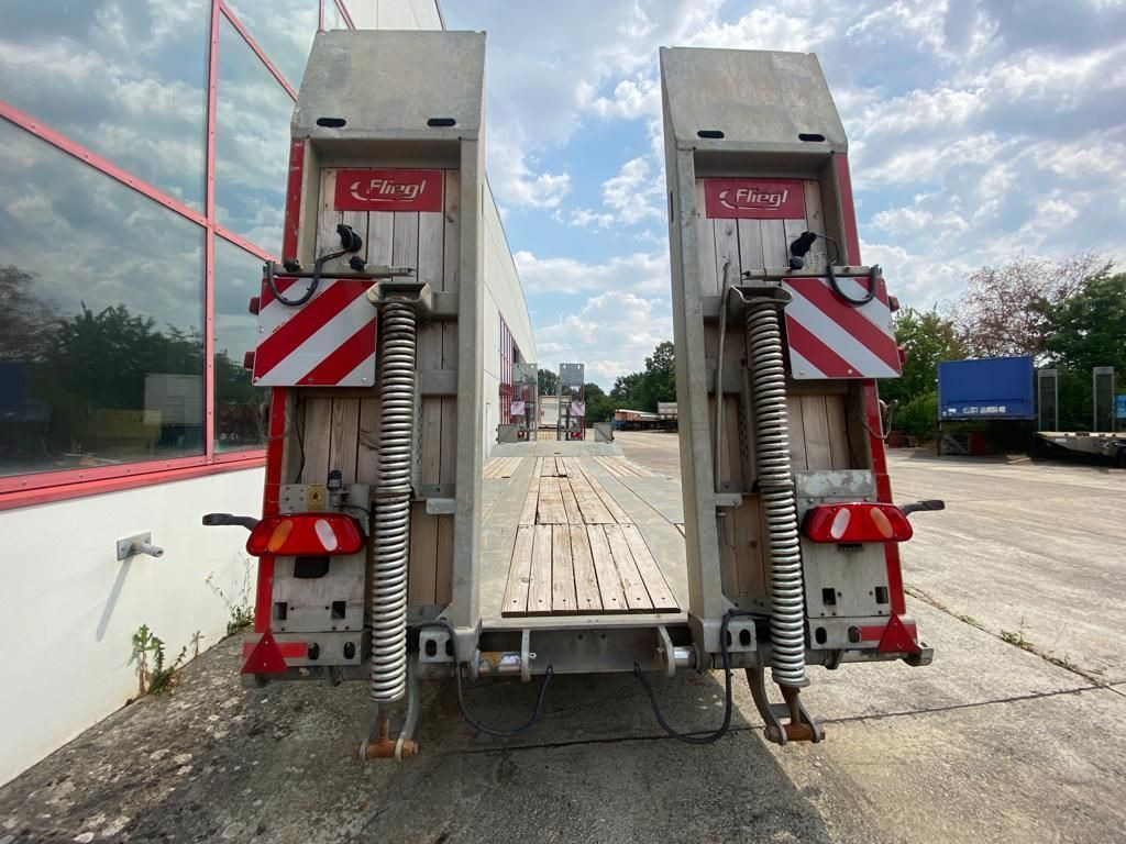 Fliegl 3 Achs Tiefladeranhänger - عربة مسطحة منخفضة مقطورة: صور 5 Fliegl 3 Achs Tiefladeranhänger - عربة مسطحة منخفضة مقطورة: صور 5