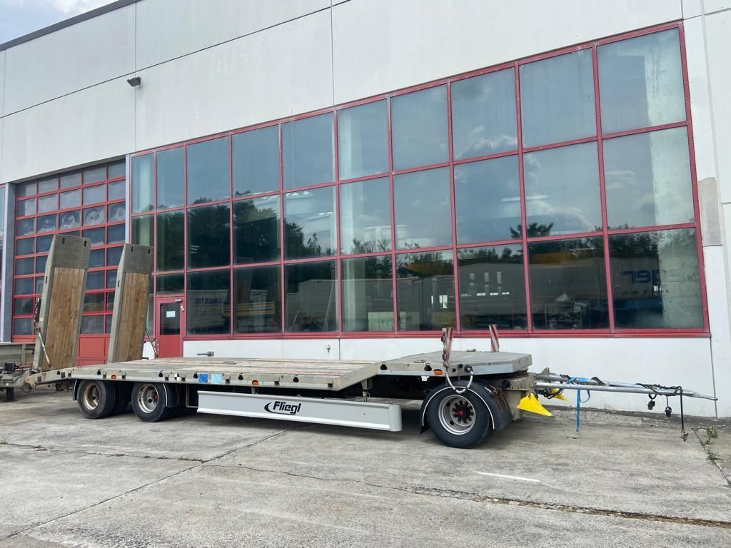 Fliegl 3 Achs Tiefladeranhänger - عربة مسطحة منخفضة مقطورة: صور 1 Fliegl 3 Achs Tiefladeranhänger - عربة مسطحة منخفضة مقطورة: صور 1
