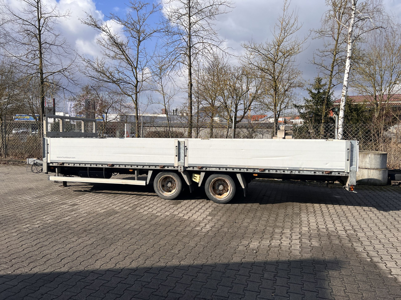 Humbaur HBTZ 137224 14,4 t Tandem- Pritschenanhänger- Tieflader - عربة مسطحة منخفضة مقطورة: صور 4 Humbaur HBTZ 137224 14,4 t Tandem- Pritschenanhänger- Tieflader - عربة مسطحة منخفضة مقطورة: صور 4