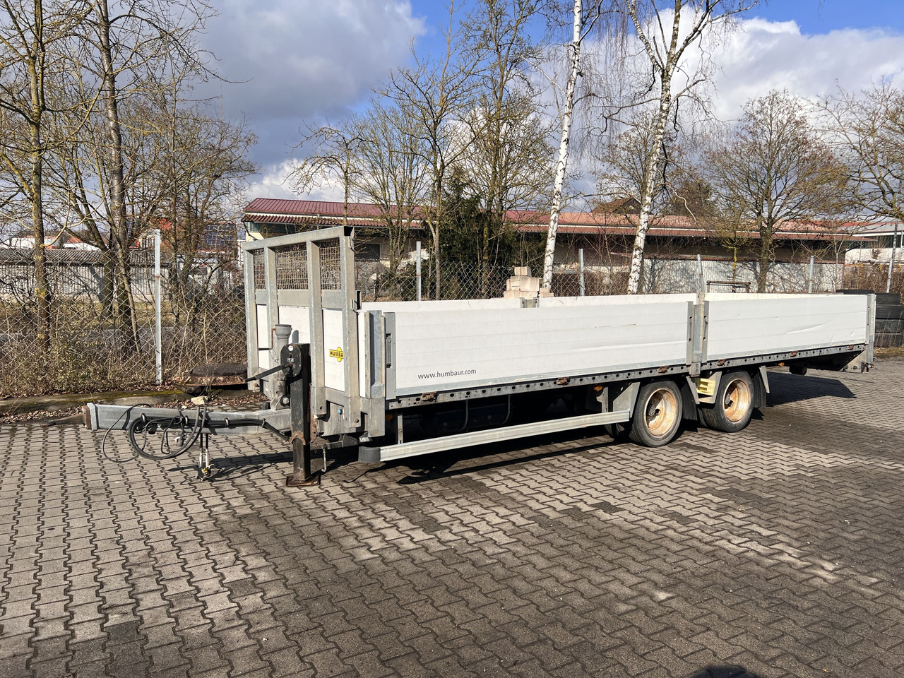 Humbaur HBTZ 137224 14,4 t Tandem- Pritschenanhänger- Tieflader - عربة مسطحة منخفضة مقطورة: صور 2 Humbaur HBTZ 137224 14,4 t Tandem- Pritschenanhänger- Tieflader - عربة مسطحة منخفضة مقطورة: صور 2