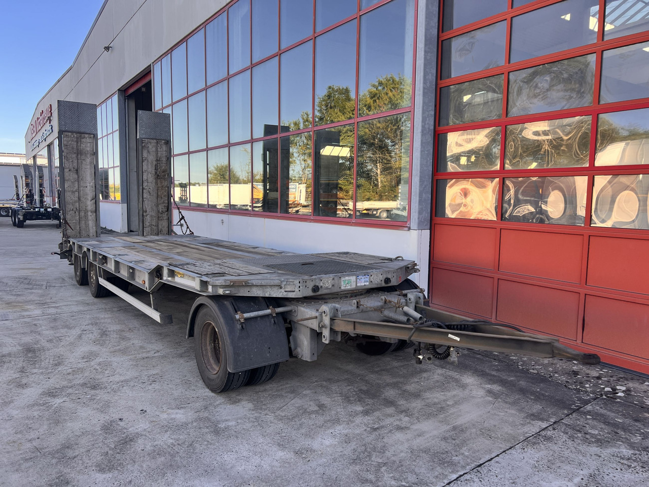 Humbaur HTD 30 3 Achs Tiefladeranhänger, verzinkt - عربة مسطحة منخفضة مقطورة: صور 3 Humbaur HTD 30 3 Achs Tiefladeranhänger, verzinkt - عربة مسطحة منخفضة مقطورة: صور 3