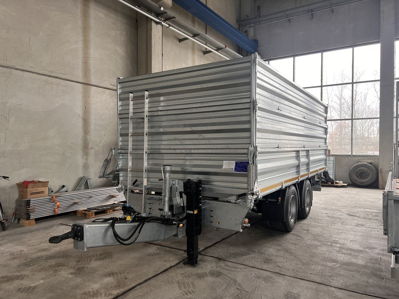 Möslein 19 t Tandem Kipper Tieflader2 x Aufsatzbordwänd - قلابة مقطورة: صور 3 Möslein 19 t Tandem Kipper Tieflader2 x Aufsatzbordwänd - قلابة مقطورة: صور 3