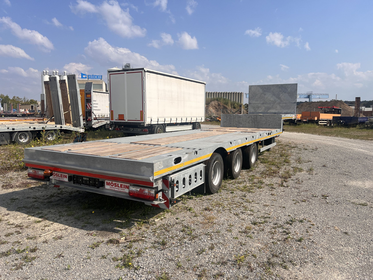 Möslein ST 3 Plato 8,7 3 Achs Satteltieflader Plato 45 t GGfür Fertigteile, Baumaschinen - عربة مسطحة منخفضة نصف مقطورة: صور 5 Möslein ST 3 Plato 8,7 3 Achs Satteltieflader Plato 45 t GGfür Fertigteile, Baumaschinen - عربة مسطحة منخفضة نصف مقطورة: صور 5