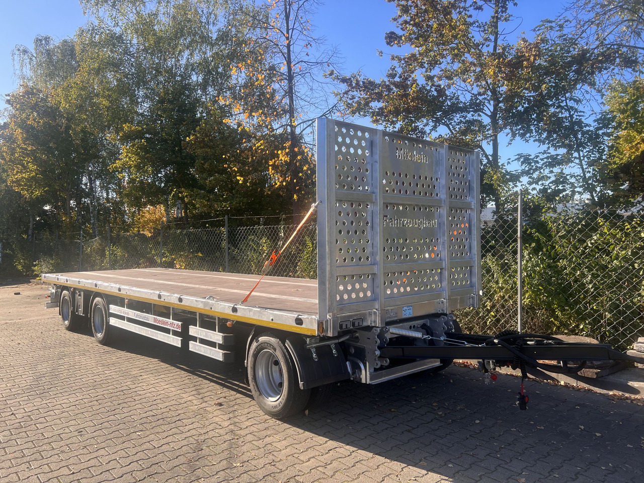 Möslein T 3 Plato 10 m 3 Achs Jumbo- Plato- Anhänger 10 m, Mega - مقطورات مسطحة: صور 4 Möslein T 3 Plato 10 m 3 Achs Jumbo- Plato- Anhänger 10 m, Mega - مقطورات مسطحة: صور 4