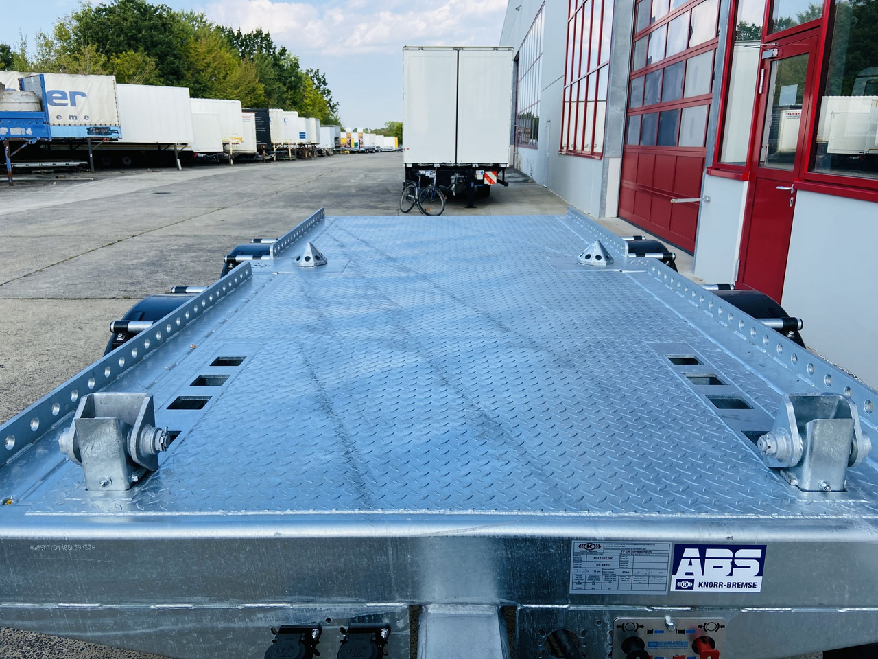 Möslein TMH 2 14 t Tandem- Absetzmuldenanhänger,geschlossenen BodenNeufahrzeug - مقطورات مسطحة: صور 5 Möslein TMH 2 14 t Tandem- Absetzmuldenanhänger,geschlossenen BodenNeufahrzeug - مقطورات مسطحة: صور 5