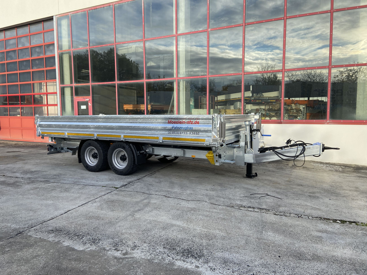 Möslein TTD 11 Breite Reifen 5,70 lang Kipper Tieflader, Breite Reifen, 5,70 m lang-- Neufahrzeug -- - قلابة مقطورة: صور 4 Möslein TTD 11 Breite Reifen 5,70 lang Kipper Tieflader, Breite Reifen, 5,70 m lang-- Neufahrzeug -- - قلابة مقطورة: صور 4