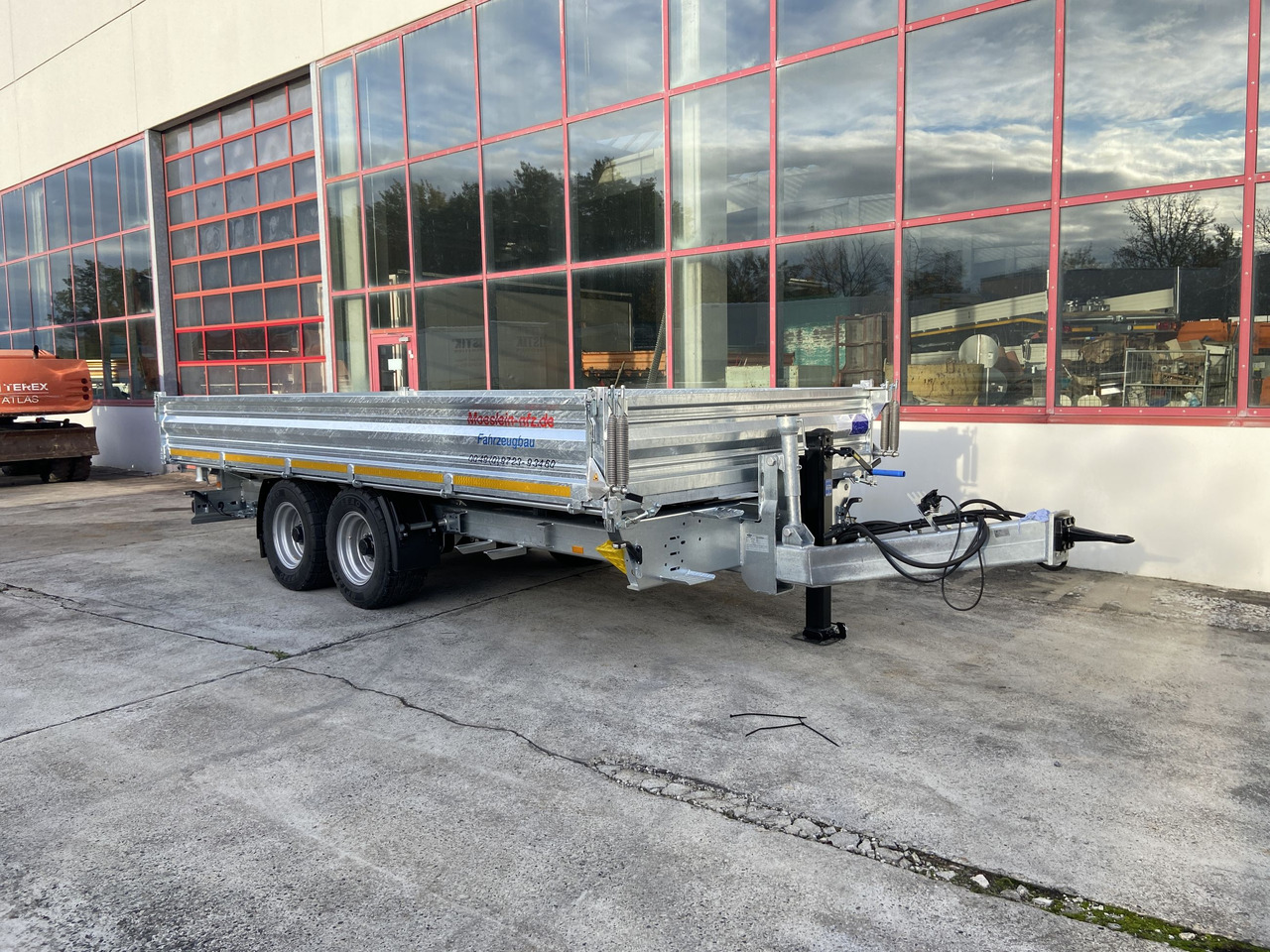 Möslein TTD 11 Breite Reifen 5,70 lang Kipper Tieflader, Breite Reifen, 5,70 m lang-- Neufahrzeug -- - قلابة مقطورة: صور 5 Möslein TTD 11 Breite Reifen 5,70 lang Kipper Tieflader, Breite Reifen, 5,70 m lang-- Neufahrzeug -- - قلابة مقطورة: صور 5