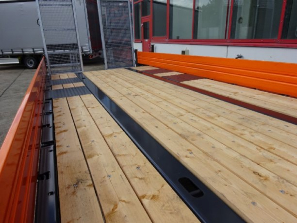 Möslein TTT 11-6,2 BR Orange Tandemtieflader mit breiten RampenNeufahrzeug - عربة مسطحة منخفضة مقطورة: صور 5 Möslein TTT 11-6,2 BR Orange Tandemtieflader mit breiten RampenNeufahrzeug - عربة مسطحة منخفضة مقطورة: صور 5