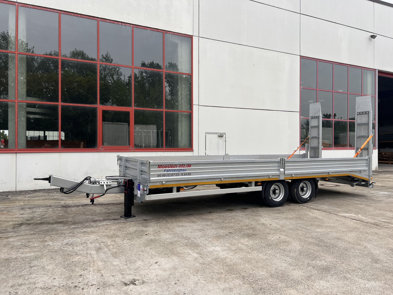 Möslein TTT 11- 7,28 Neuer Tandemtieflader, 7,28 m Ladefläche - عربة مسطحة منخفضة مقطورة: صور 1 Möslein TTT 11- 7,28 Neuer Tandemtieflader, 7,28 m Ladefläche - عربة مسطحة منخفضة مقطورة: صور 1