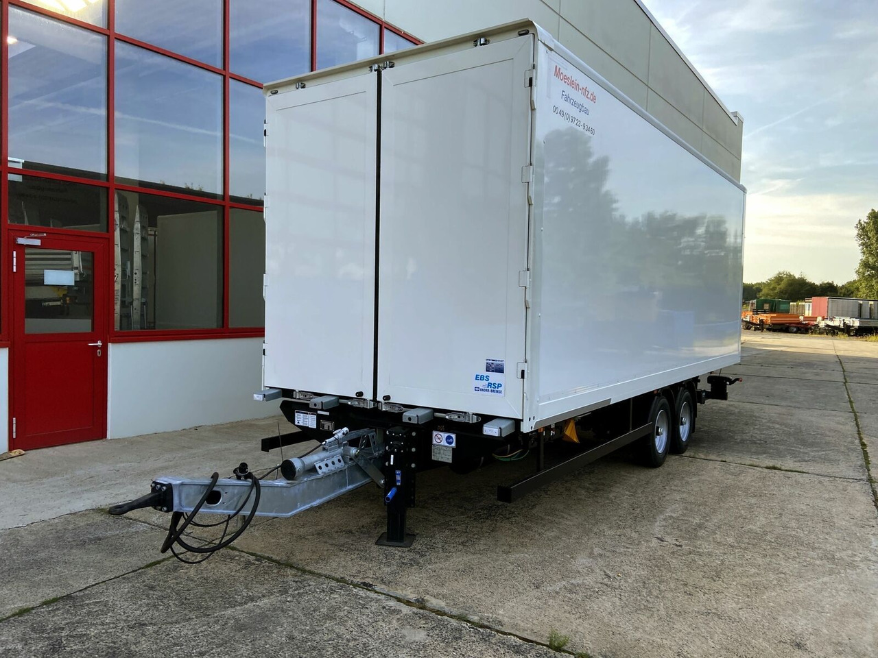 بصندوق مغلق مقطورة Möslein  Tandem Koffer, Ladebordwand 1,5 t + Durchladbar: صور 7