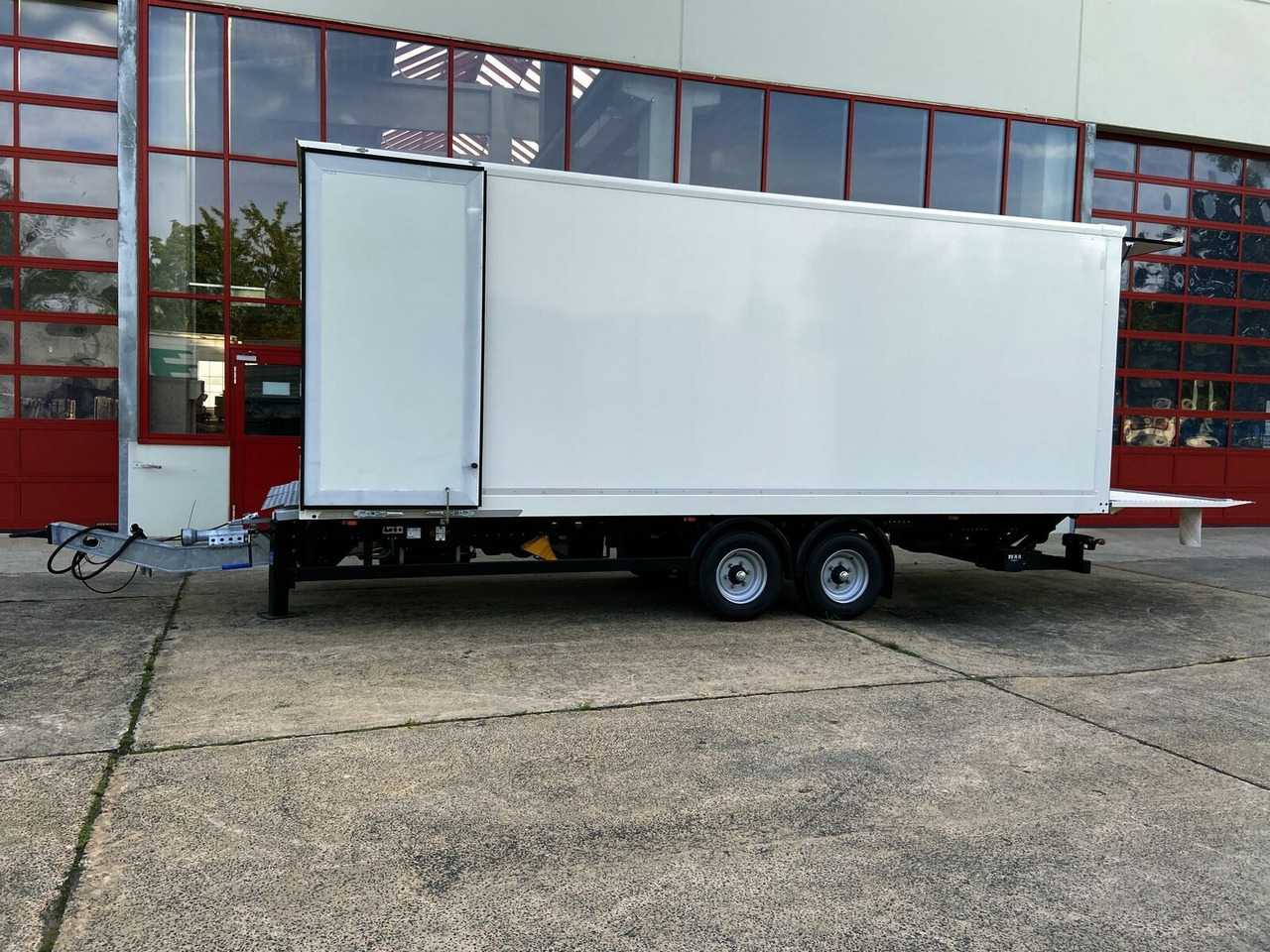 بصندوق مغلق مقطورة Möslein  Tandem Koffer, Ladebordwand 1,5 t + Durchladbar: صور 6