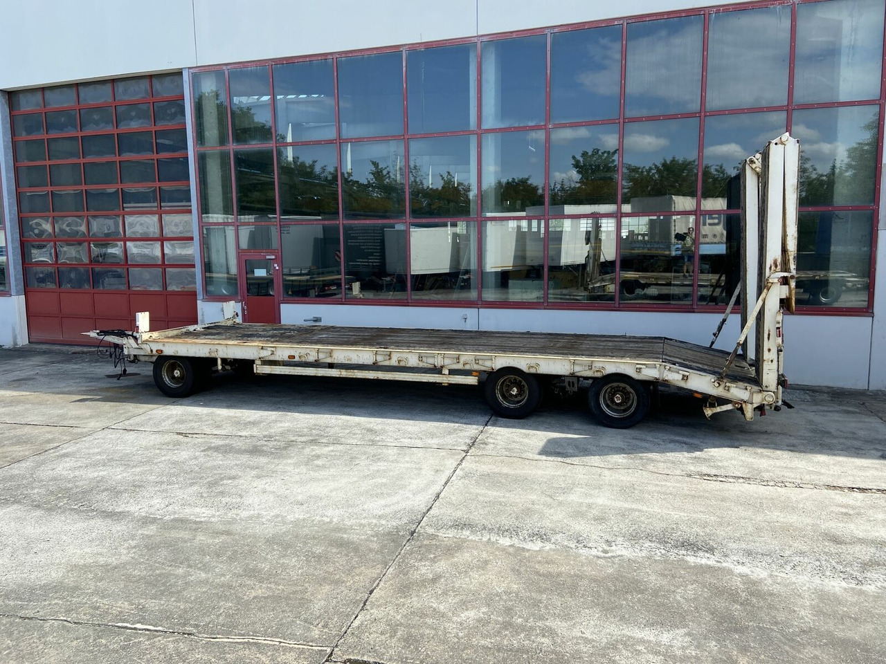 Müller-Mitteltal 3 Achs Tieflader 9,20 m Ladefläche - عربة مسطحة منخفضة مقطورة: صور 3 Müller-Mitteltal 3 Achs Tieflader 9,20 m Ladefläche - عربة مسطحة منخفضة مقطورة: صور 3